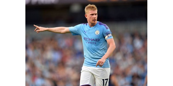 Neville kiittää de Bruyneä